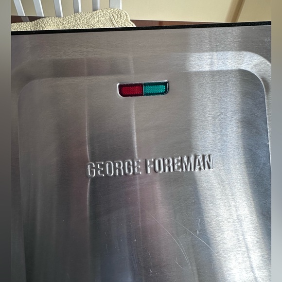 GEORGE FOREMAN GRILL - Retail $71 plus shipping - Picture 2 of 8
